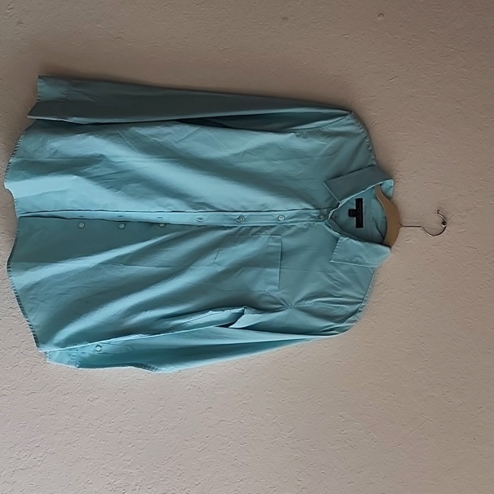 A Banana Republic Dillon shirt, size medium in a sea green/ blue.